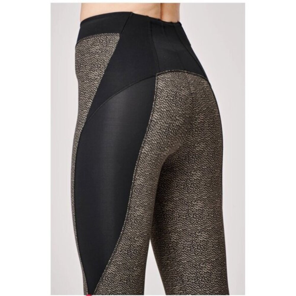 Sapopa Italian Activewear Capri High Waist Leggings EU M US S Green & Gray $109
